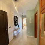 Penthouse With Spacious Surrounding Terrace 公寓
