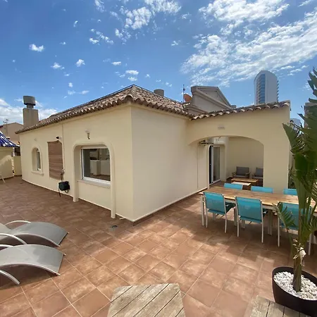 Apartment Penthouse With Spacious Surrounding Terrace *